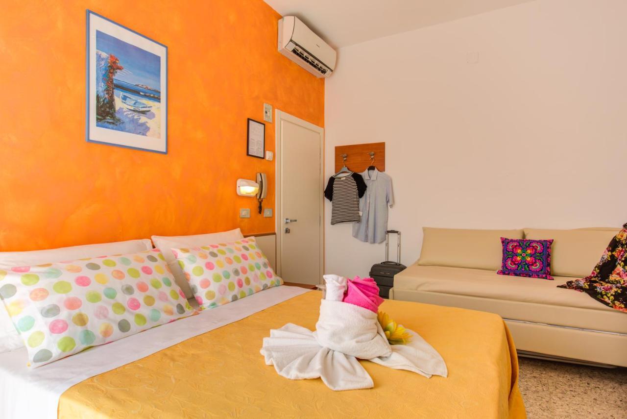 Hotel Puppi กัตตอลิกา ภายนอก รูปภาพ